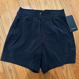 Lululemon Athletica Men's Pace Breaker Short
7" *Lined